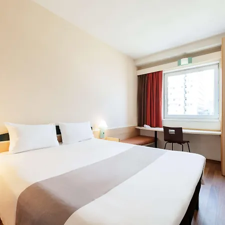 Ibis Centrum Hotel 2*
