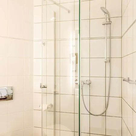 Ibis Centrum 2*