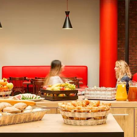 Ibis Centrum Hotell 2*