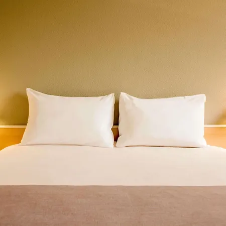 Ibis Centrum Hotel 2*