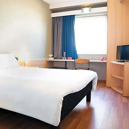 Ibis Centrum 2*
