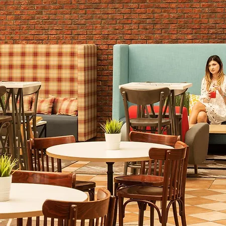 Ibis Centrum 2* 우치