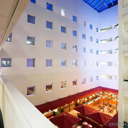 Ibis Centrum ホテル