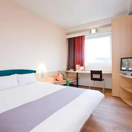 Ibis Centrum Hotell 2*