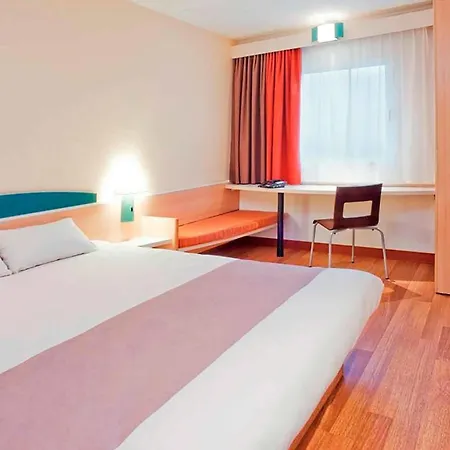Ibis Centrum 2*