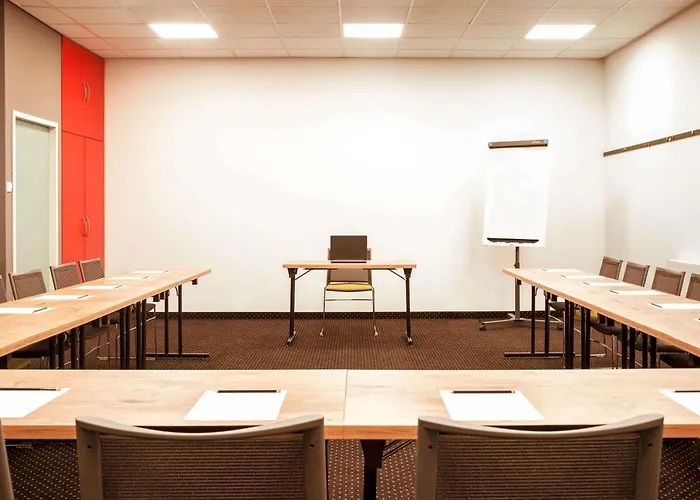 Ibis Centrum Hotell 2*